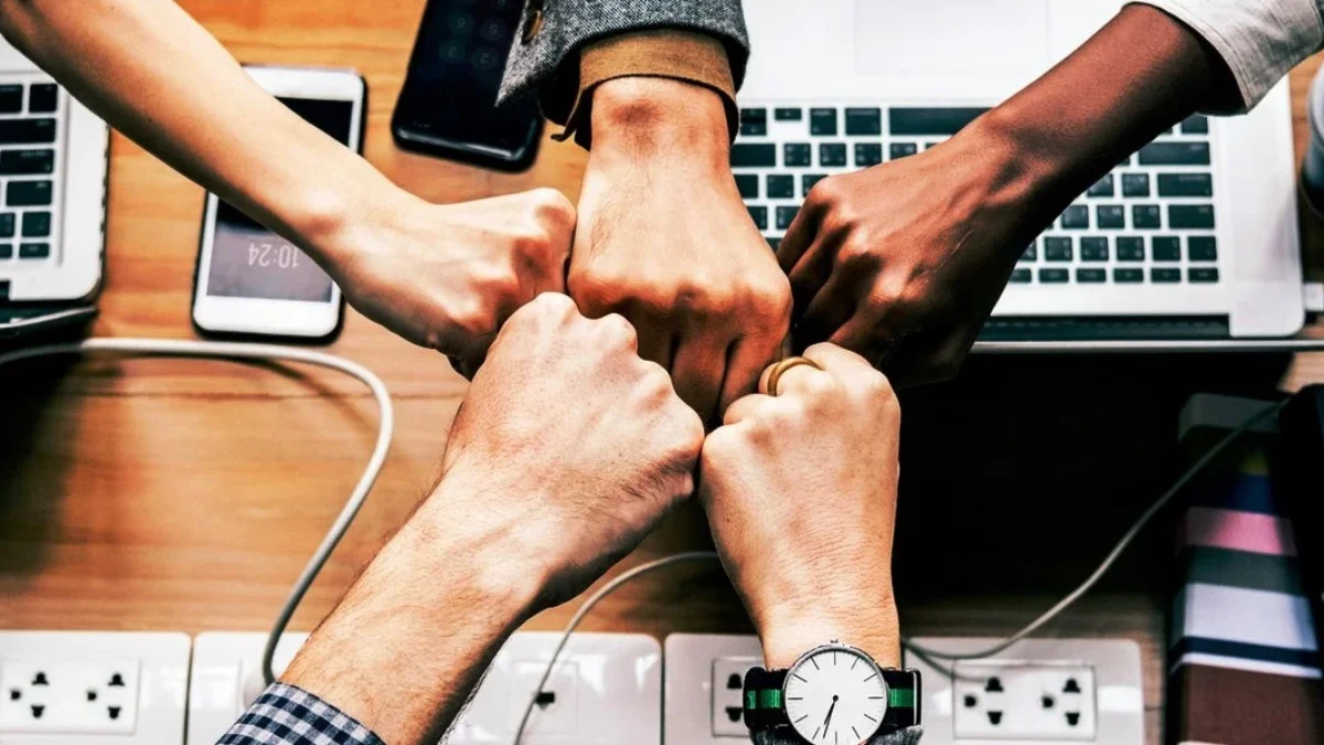Ketahui 6 Cara Mudah Membangun Teamwork yang Kuat dan Solid