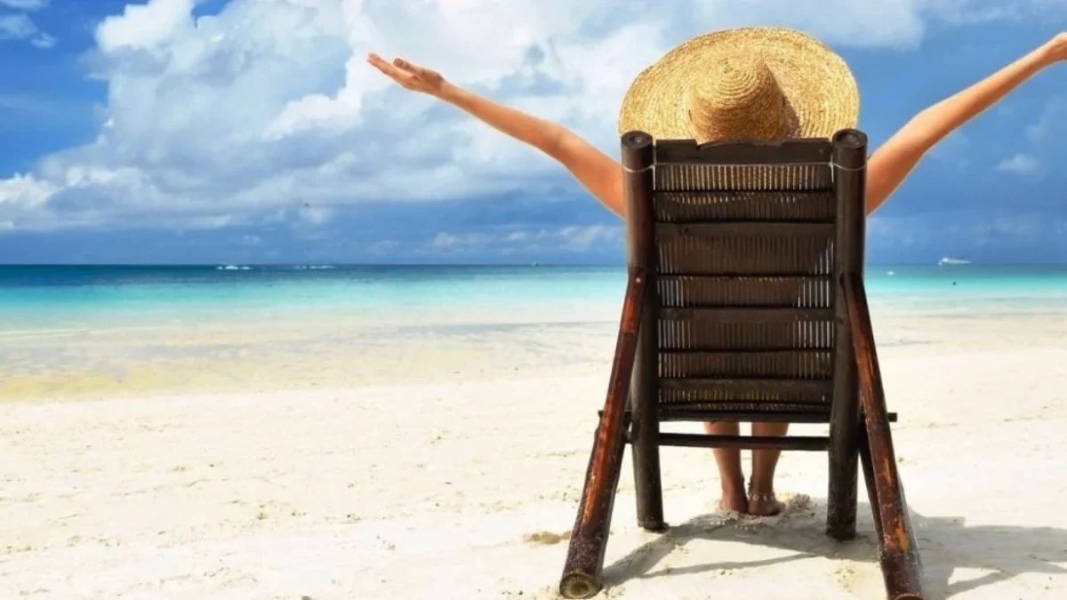 10 Tips Liburan ke Pantai agar Asyik dan Tetap Nyaman